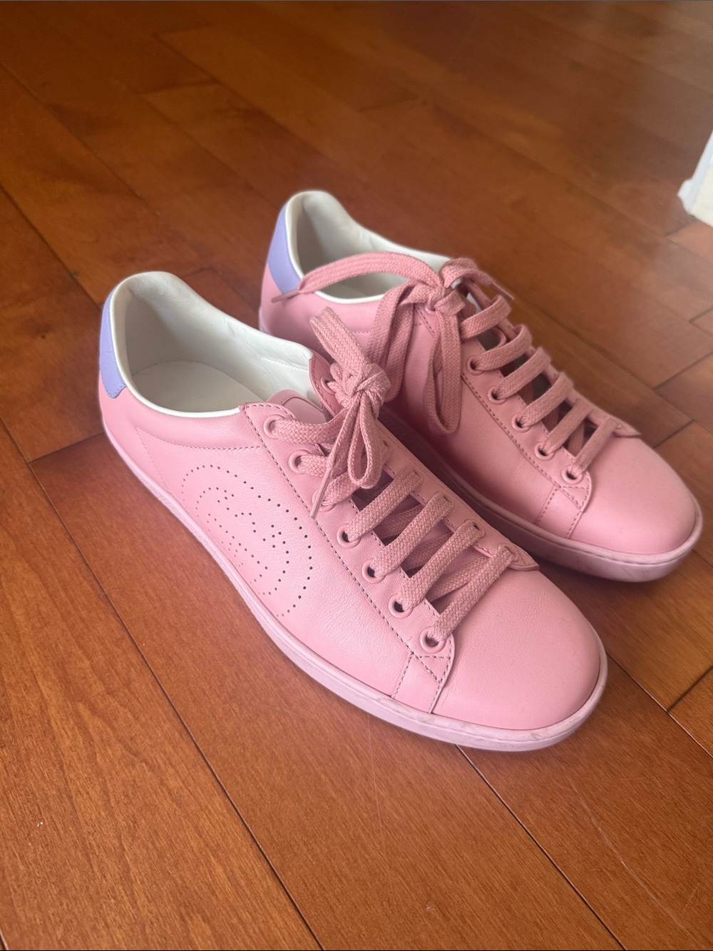 Gucci Pink Leather Low-Top Sneakers with Lavender Heel Tab
